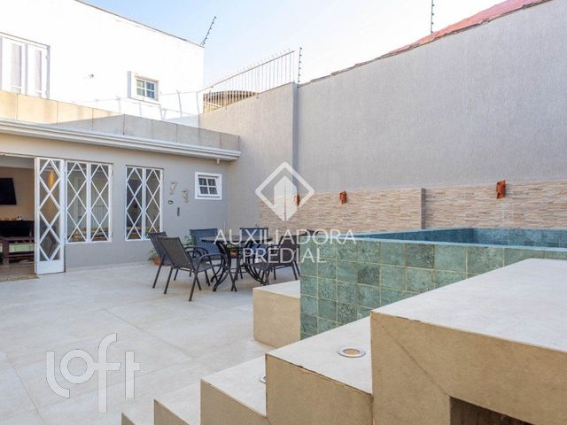 Casa com 195m², 3 dormitórios, 3 suítes, 3 vagas, São João em Porto Alegre