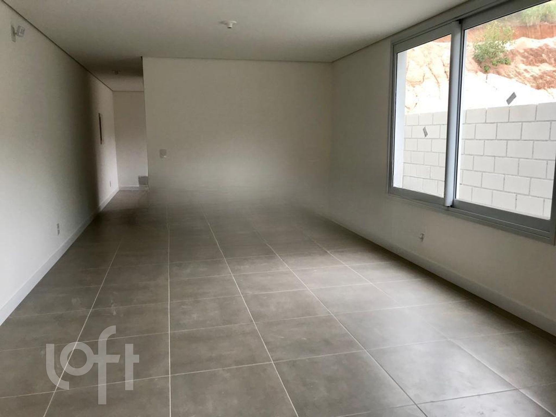 Casa Residencial com 126m², 3 quartos, 1 suíte, 2 garagens, no bairro Canasvieiras em Florianópolis