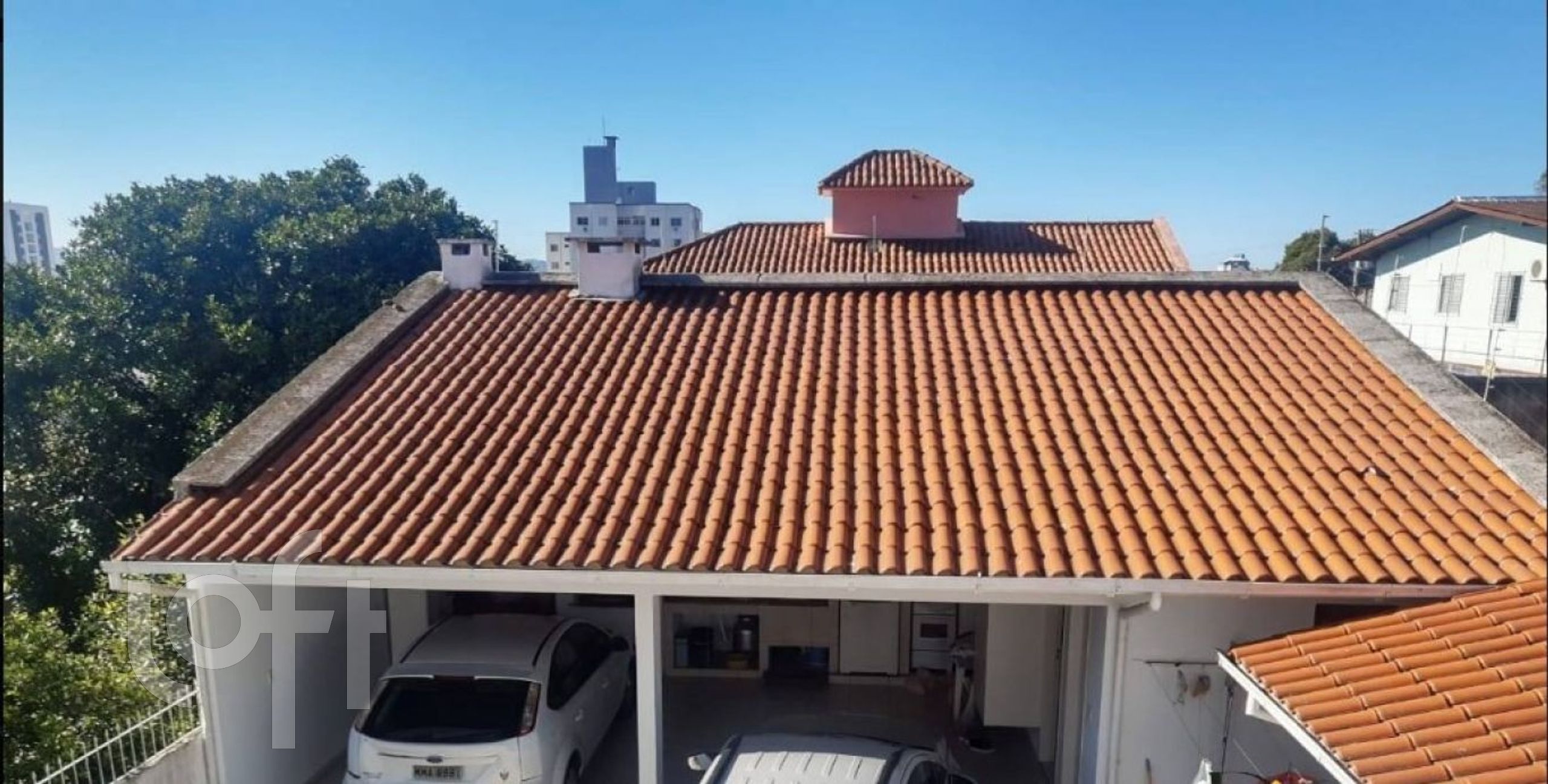 Casa à venda em Barreiros com 260 m², 5 quartos, 1 suíte, 4 vagas