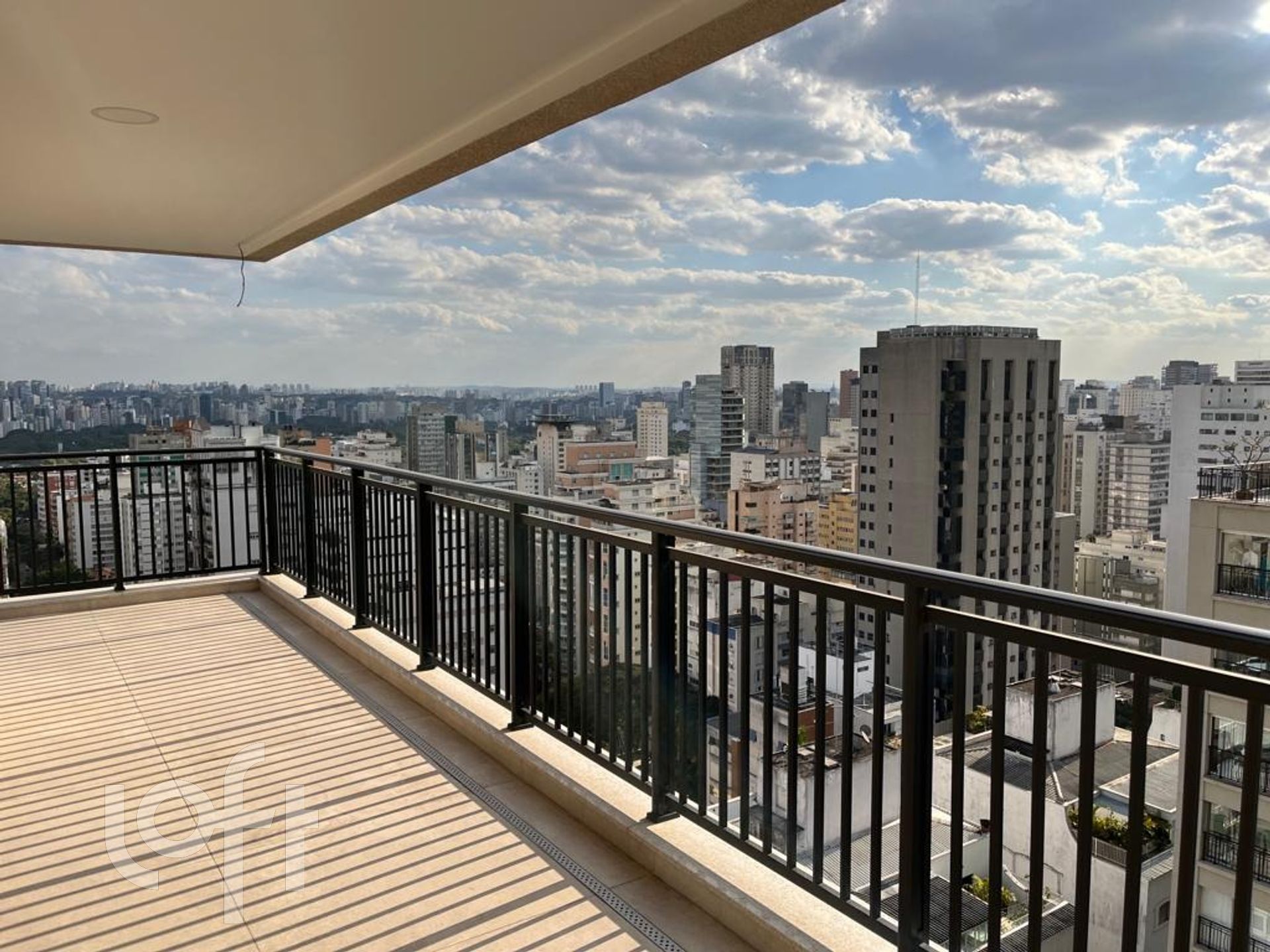 Apartamento à venda com 3 quartos, 227m² - Foto 14