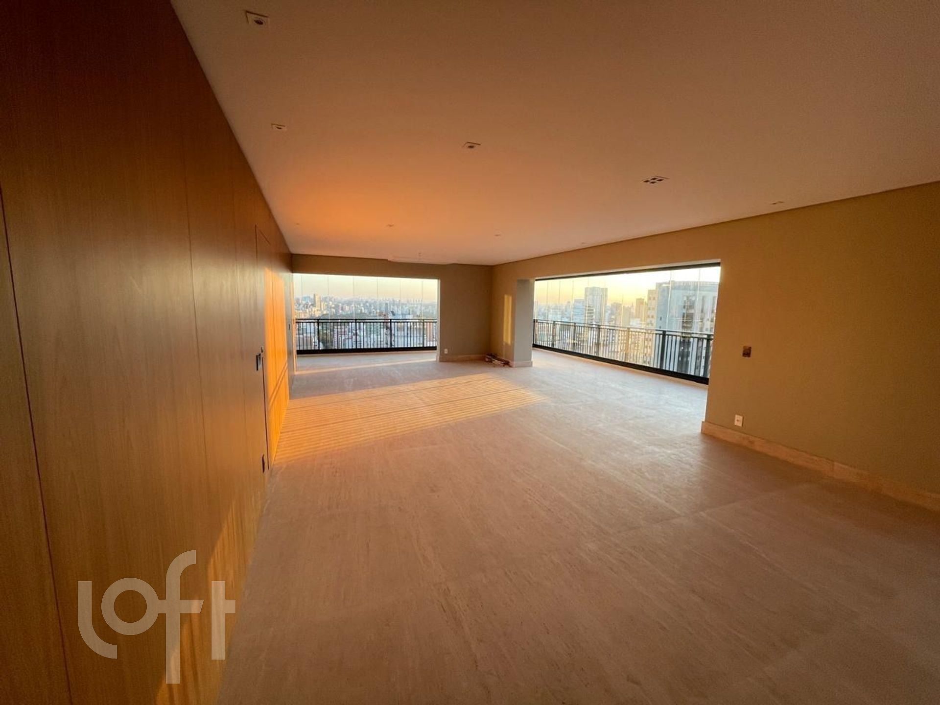 Apartamento à venda com 3 quartos, 227m² - Foto 3