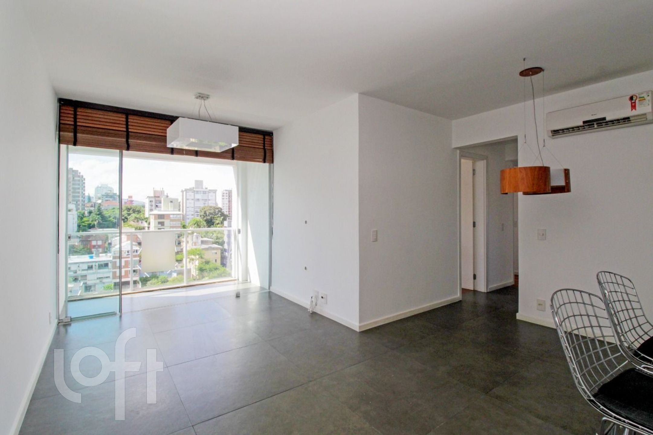 Apartamento com 86m², 3 dormitórios, 1 suíte, 2 vagas, Petrópolis em Porto Alegre