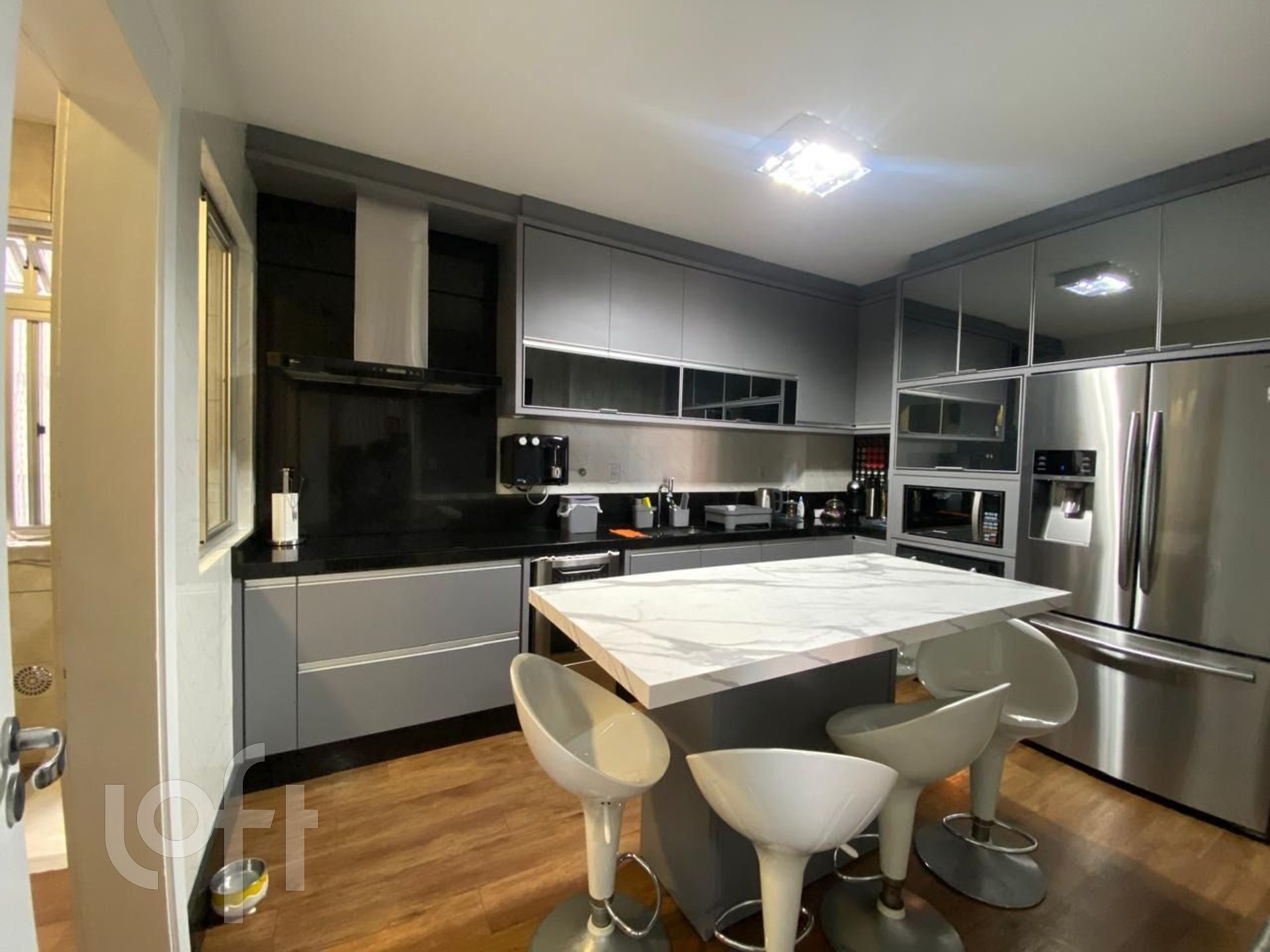 Apartamento de 03 dormitórios sendo 01 suíte no bairro Campinas - São José