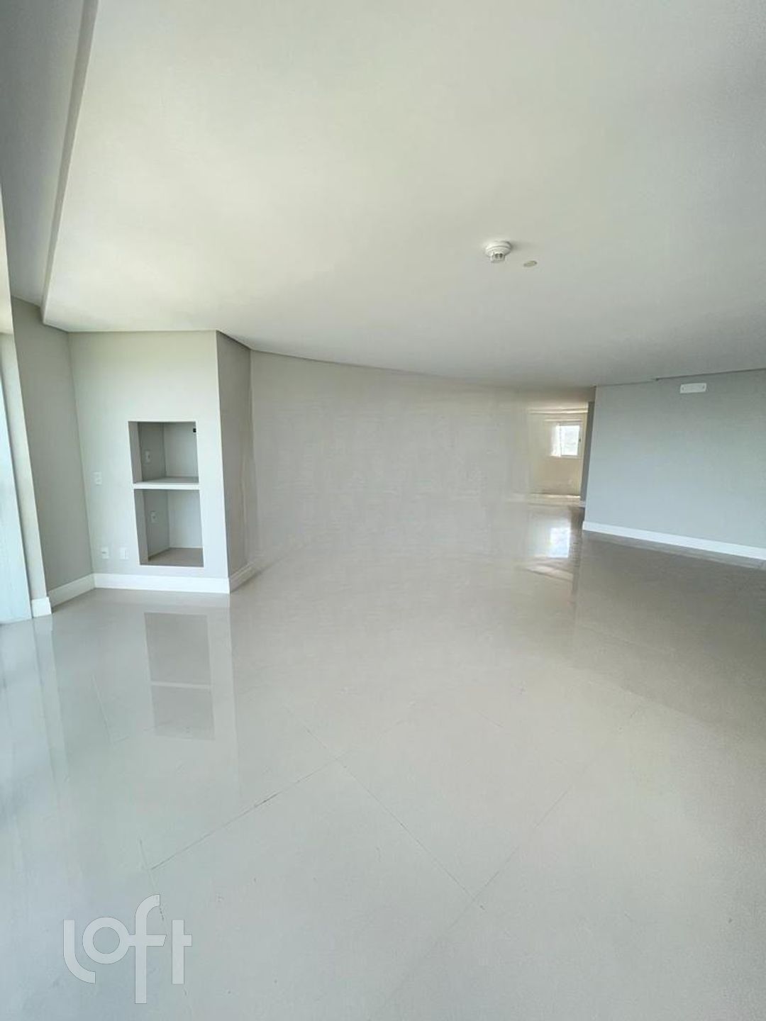 Apartamento à venda em Pioneiros com 165 m², 3 quartos, 3 suítes, 3 vagas