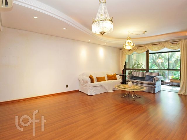 Apartamento com 145m², 3 dormitórios, 1 suíte, 2 vagas, Rio Branco em Porto Alegre