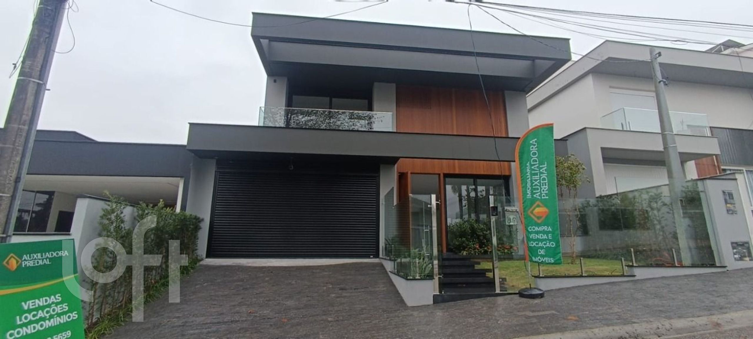 Casa à venda em Cidade Universitaria Pedra Branca com 311 m², 4 quartos, 4 suítes, 2 vagas