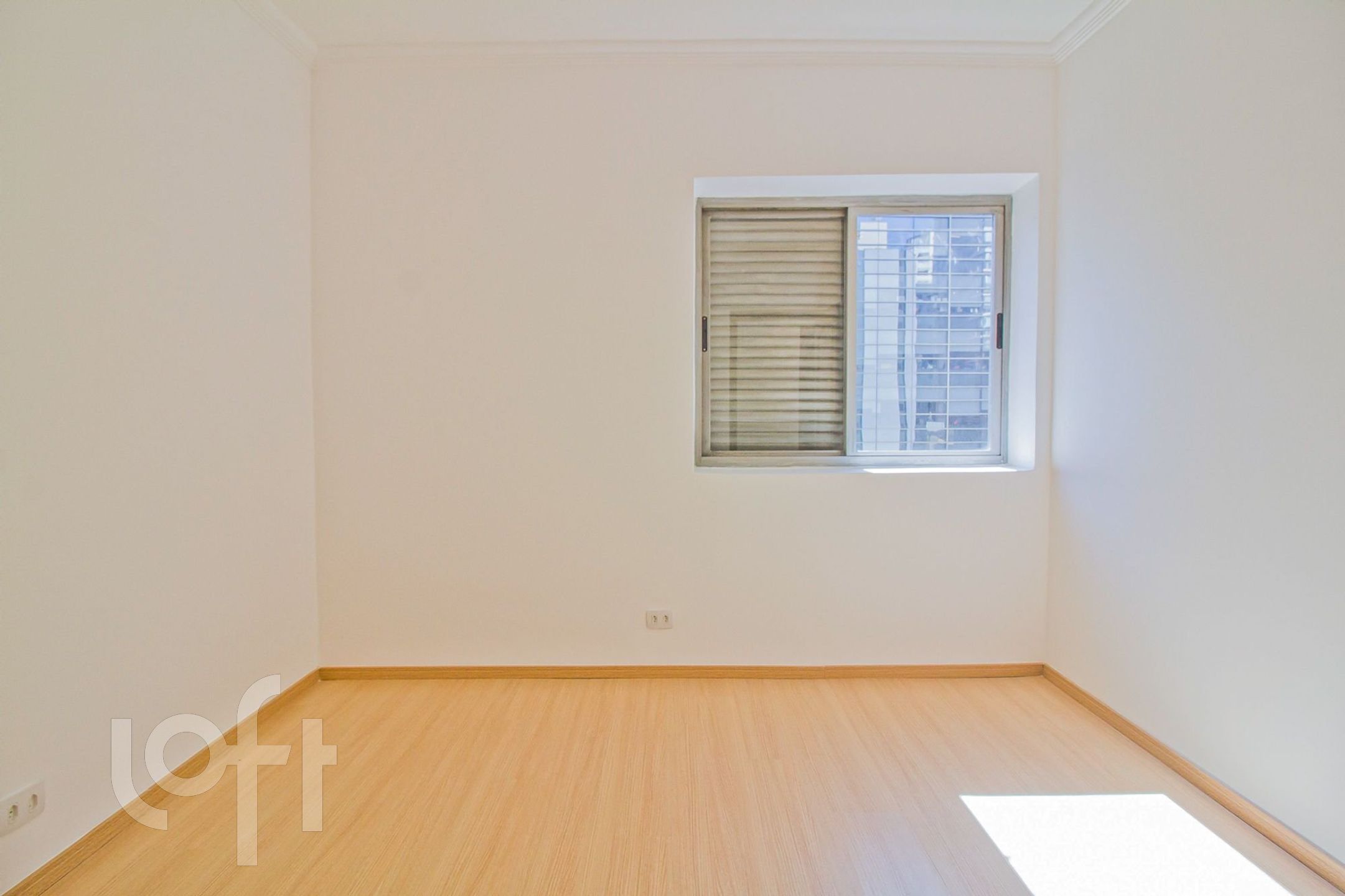 Apartamento à venda com 2 quartos, 67m² - Foto 2