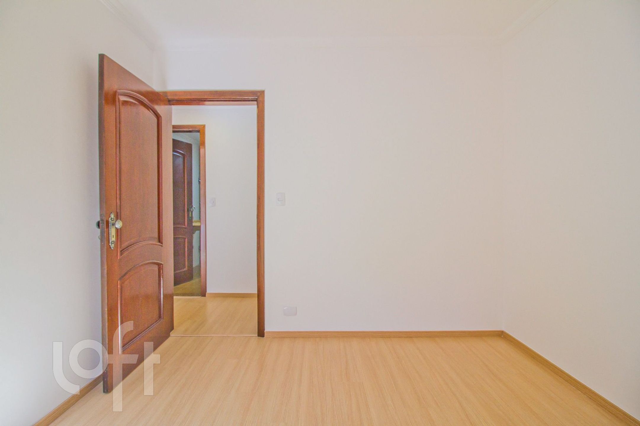 Apartamento à venda com 2 quartos, 67m² - Foto 3