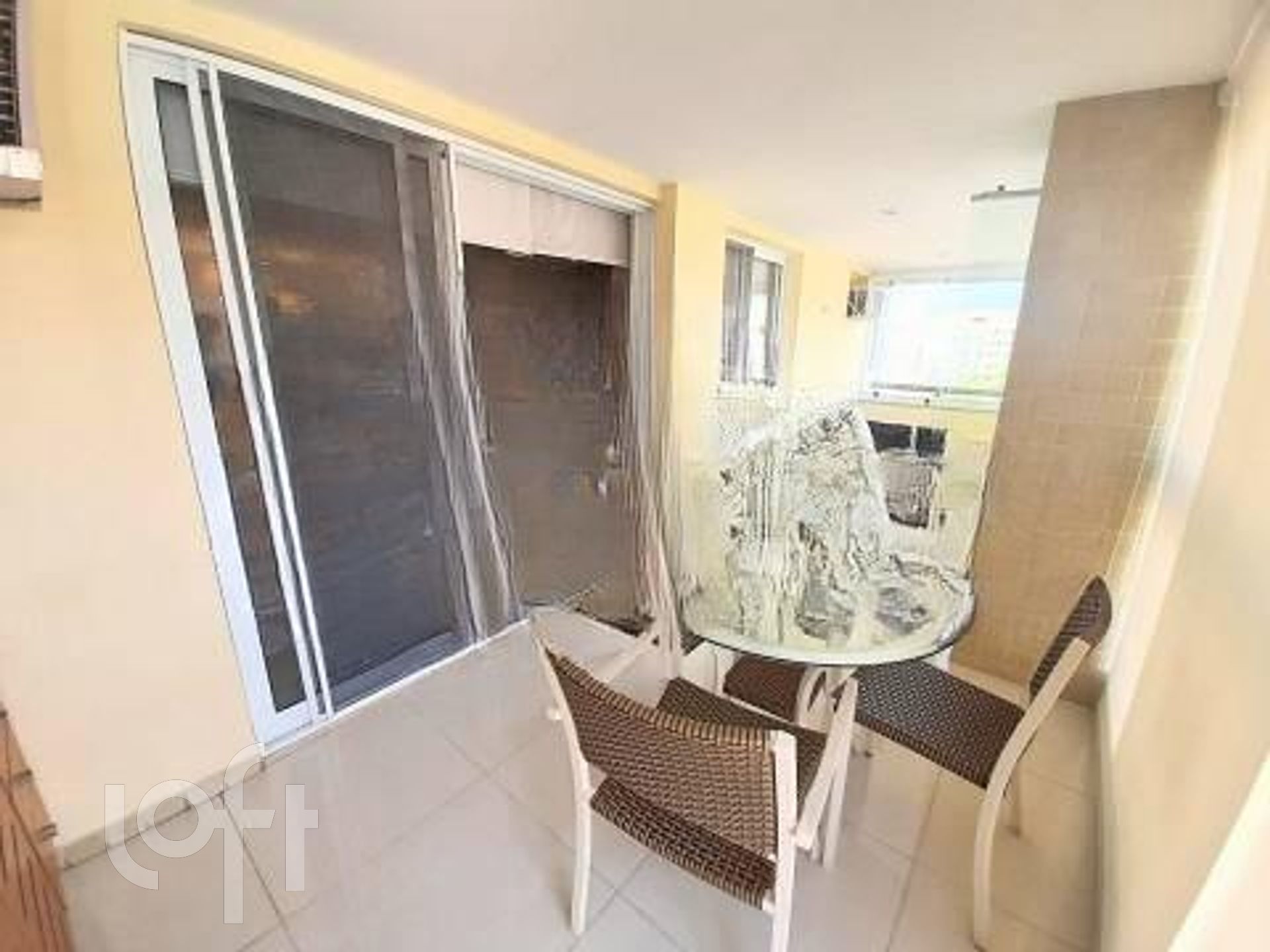 Apartamento à venda com 2 quartos, 110m² - Foto 4