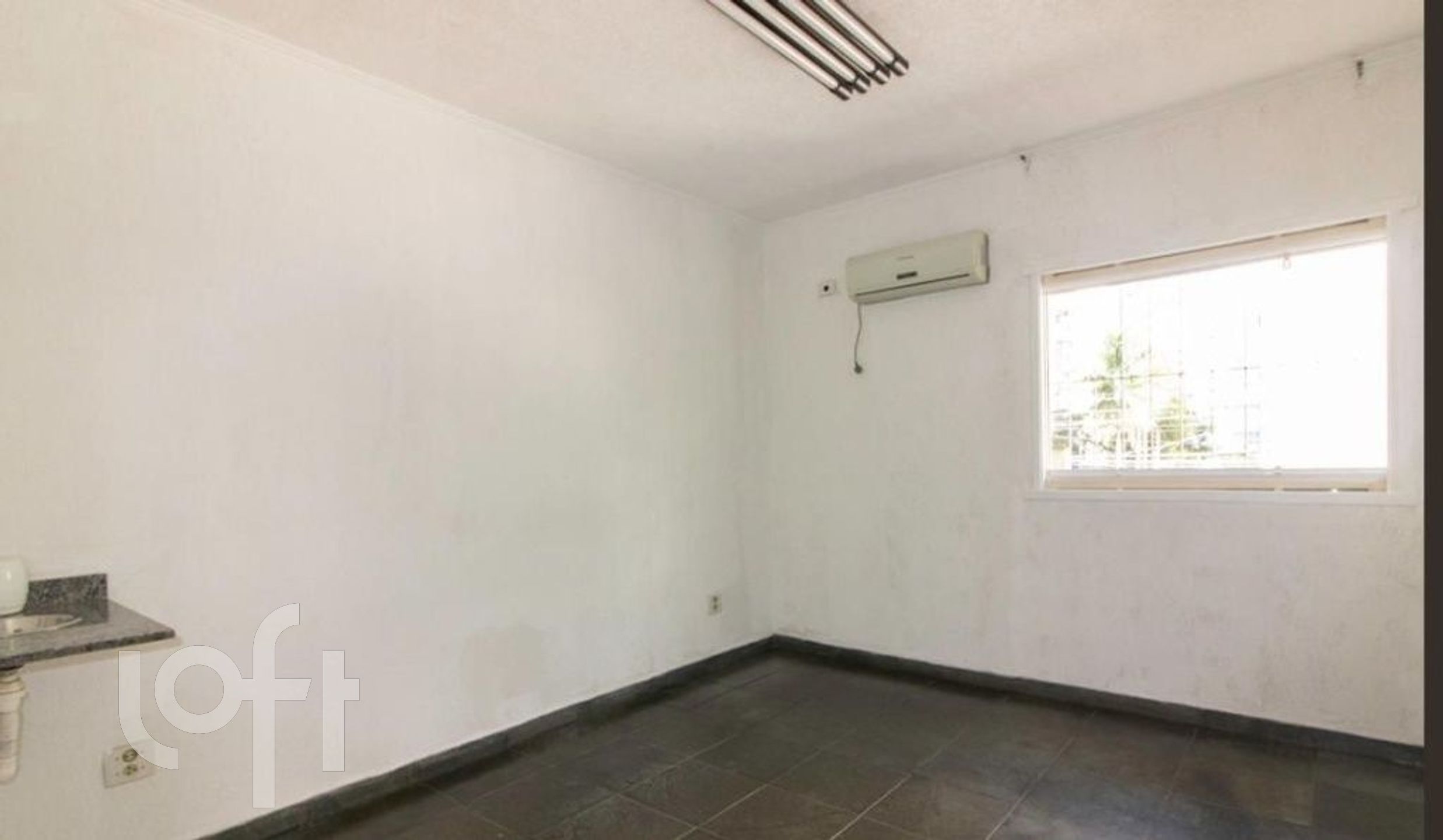 Casa à venda com 5 quartos, 144m² - Foto 11