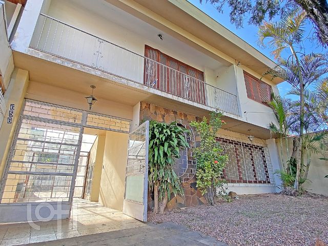 Casa com 264m², 4 dormitórios, 1 suíte, 3 vagas, Chácara das Pedras em Porto Alegre