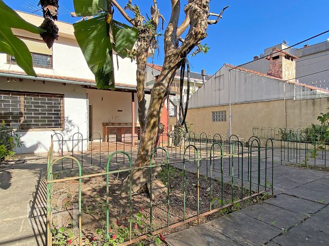 Casa com 264m², 4 dormitórios, 1 suíte, 3 vagas, Chácara das Pedras em Porto Alegre