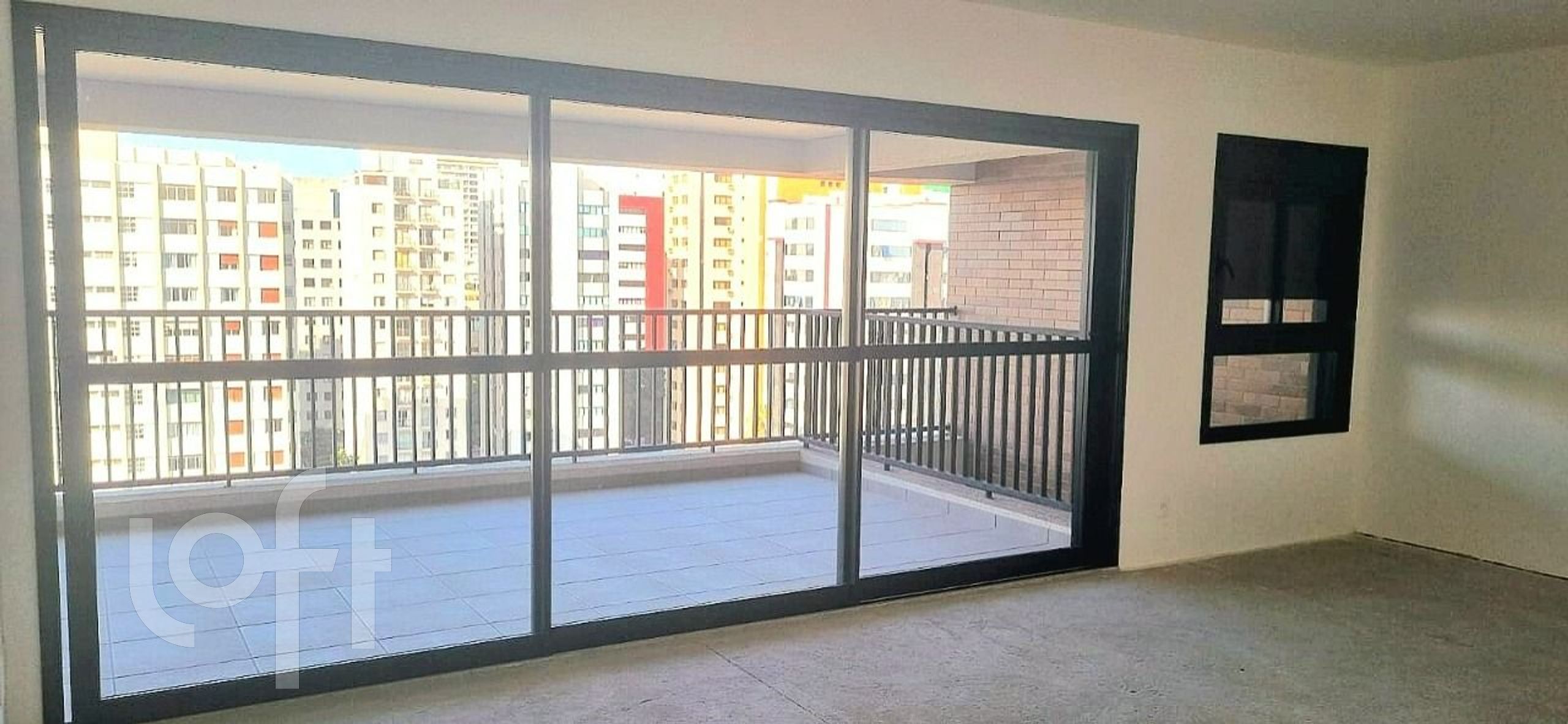 Apartamento à venda com 3 quartos, 147m² - Foto 2