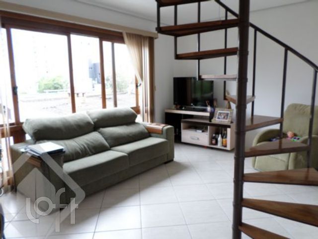 Apartamento com 148m², 3 dormitórios, 1 suíte, 1 vaga, Menino Deus em Porto Alegre