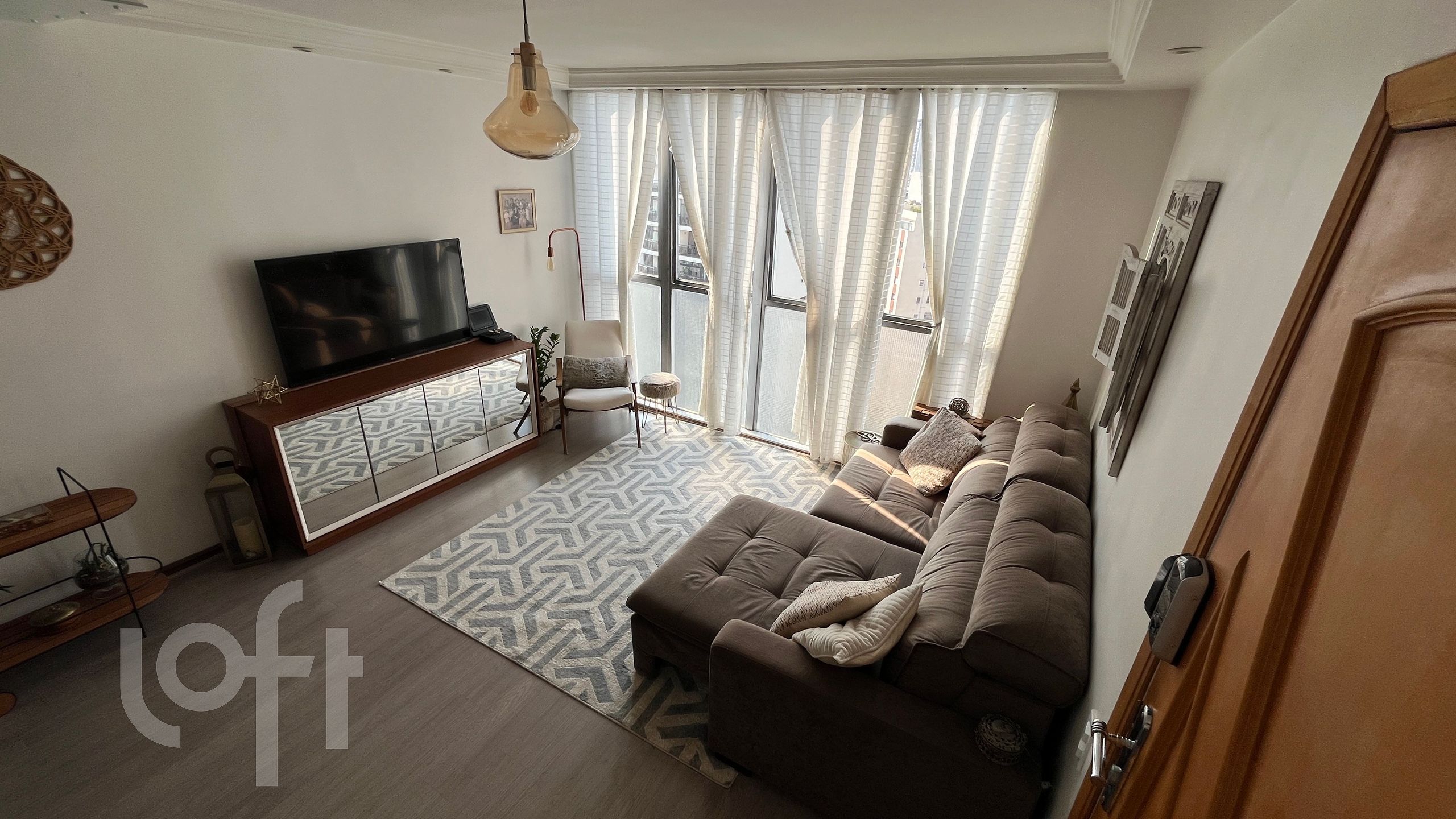 Apartamento à venda com 2 quartos, 74m² - Foto 1