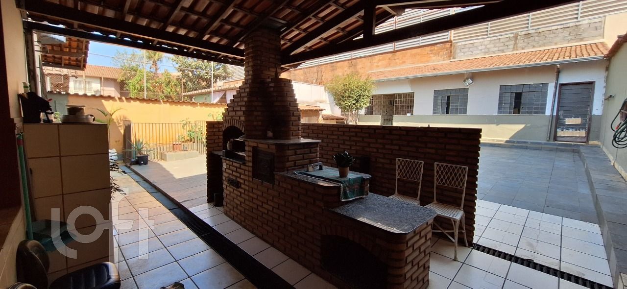 Casa à venda com 4 quartos, 350m² - Foto 5