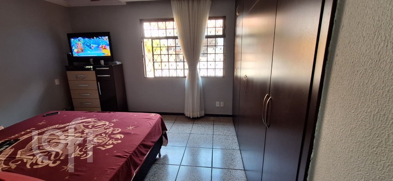 Casa à venda com 4 quartos, 350m² - Foto 9