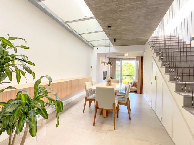 Casa com 320m², 3 dormitórios, 2 suítes, 3 vagas, Chácara das Pedras em Porto Alegre