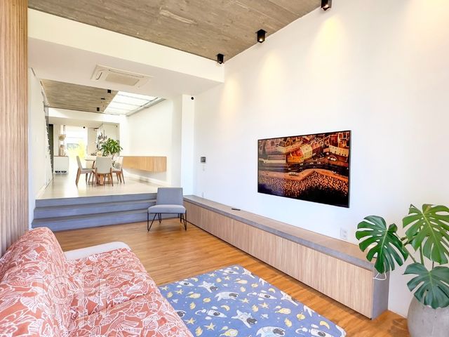 Casa com 320m², 3 dormitórios, 2 suítes, 3 vagas, Chácara das Pedras em Porto Alegre