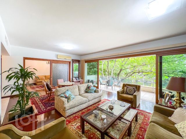 Apartamento com 258m², 3 dormitórios, 1 suíte, 2 vagas, Petrópolis em Porto Alegre