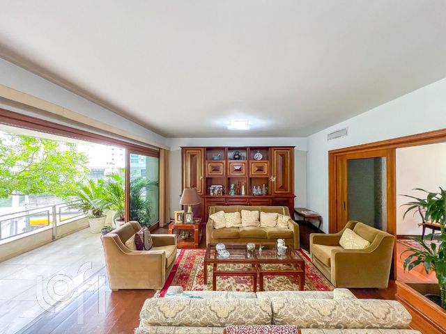 Apartamento com 258m², 3 dormitórios, 1 suíte, 2 vagas, Petrópolis em Porto Alegre