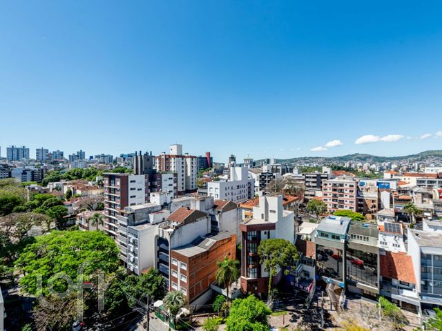 Apartamento com 110m², 3 dormitórios, 1 suíte, 2 vagas, Petrópolis em Porto Alegre