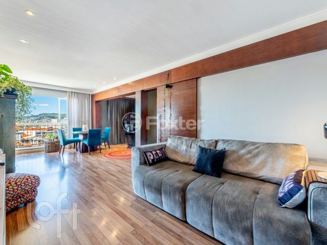 Apartamento com 110m², 3 dormitórios, 1 suíte, 2 vagas, Petrópolis em Porto Alegre