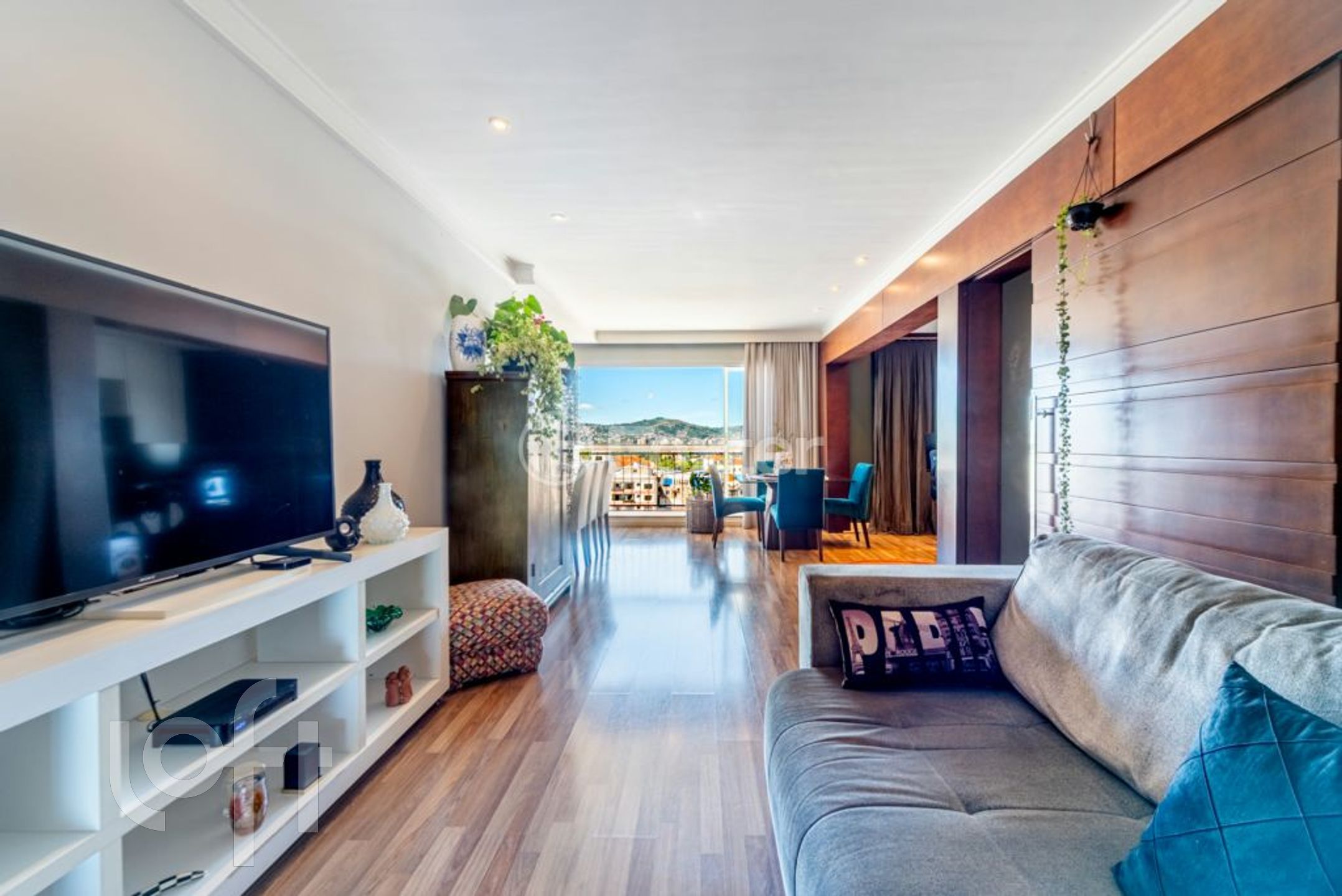 Apartamento com 110m², 3 dormitórios, 1 suíte, 2 vagas, Petrópolis em Porto Alegre