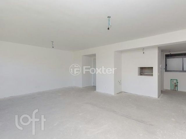 Apartamento com 98m², 3 dormitórios, 1 suíte, 2 vagas, Petrópolis em Porto Alegre