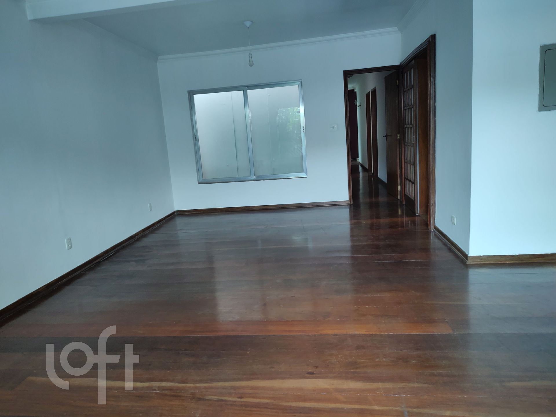 Casa à venda com 4 quartos, 250m² - Foto 2