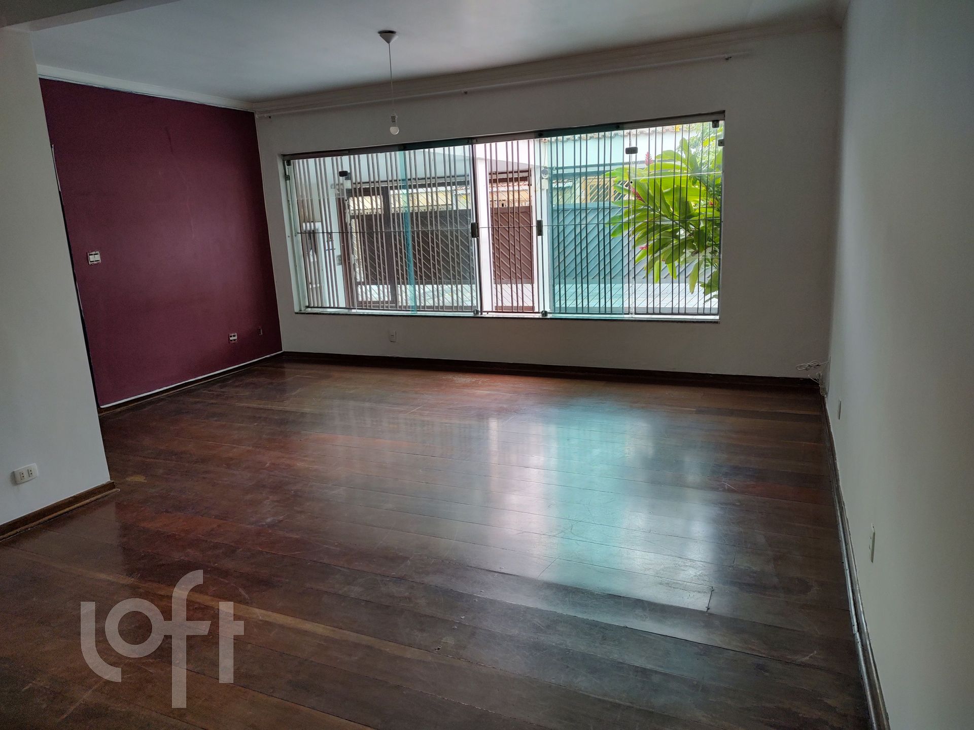 Casa à venda com 4 quartos, 250m² - Foto 1