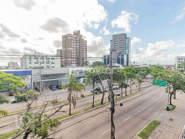 Apartamento com 112m², 3 dormitórios, 1 suíte, 1 vaga, Higienópolis em Porto Alegre