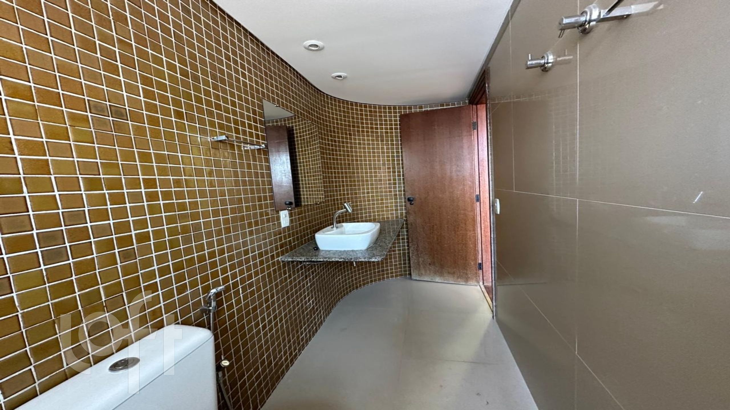 Apartamento à venda com 4 quartos, 180m² - Foto 21