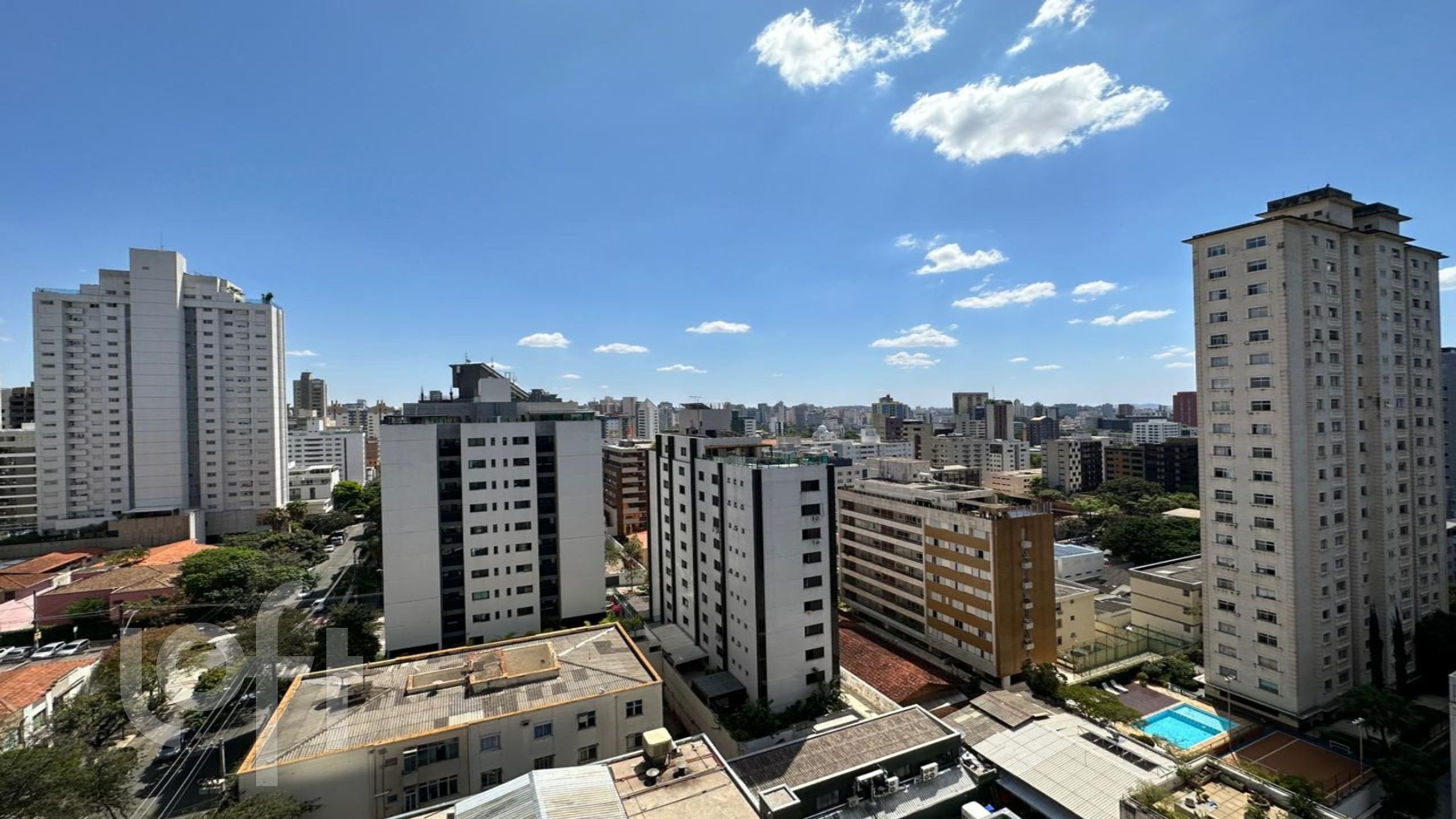 Apartamento à venda com 4 quartos, 180m² - Foto 2