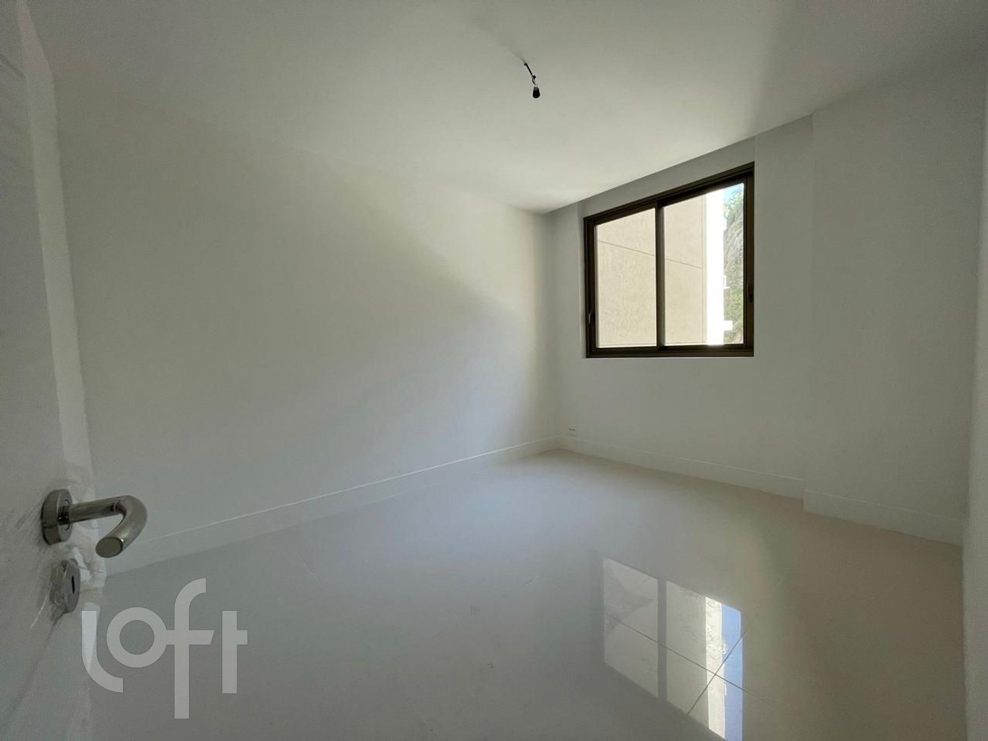 Apartamento à venda com 3 quartos, 187m² - Foto 22