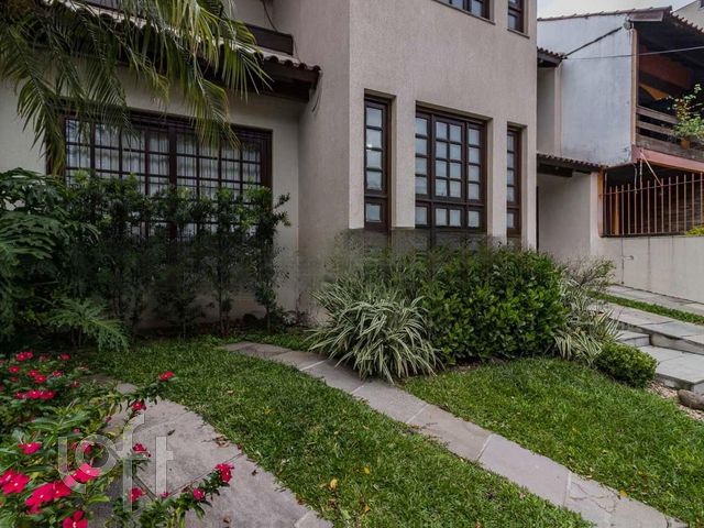 Casa com 310m², 4 dormitórios, 3 suítes, 4 vagas, Chácara das Pedras em Porto Alegre