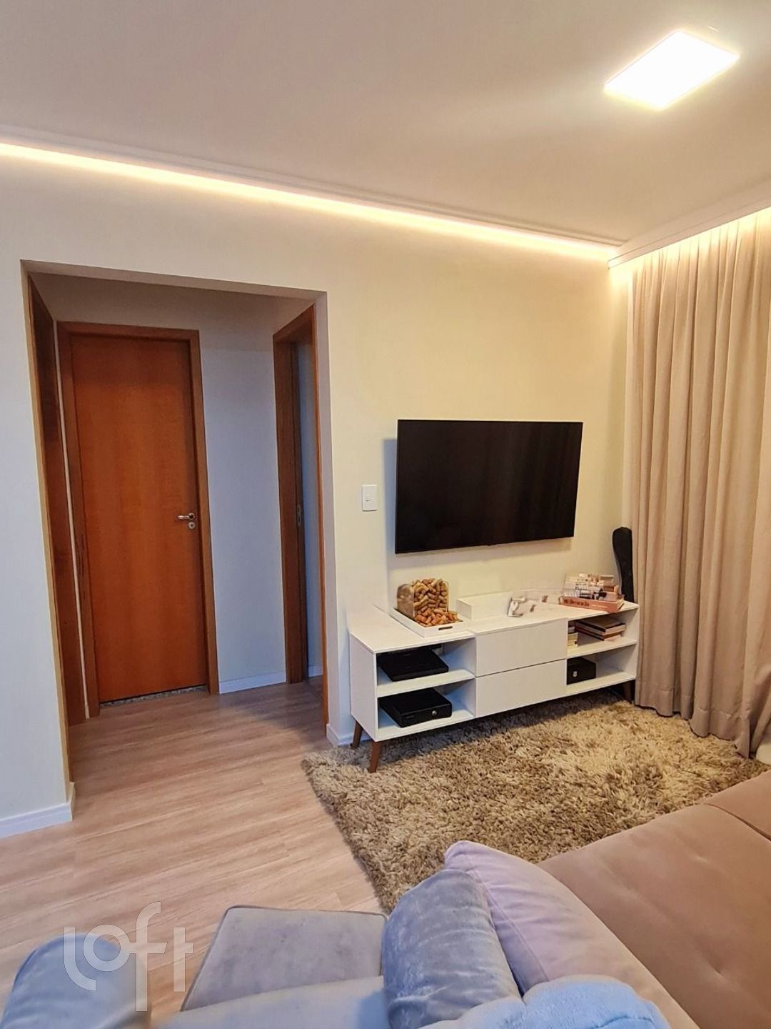 Apartamento à venda em Vila Galvão com 55 m², 2 qu