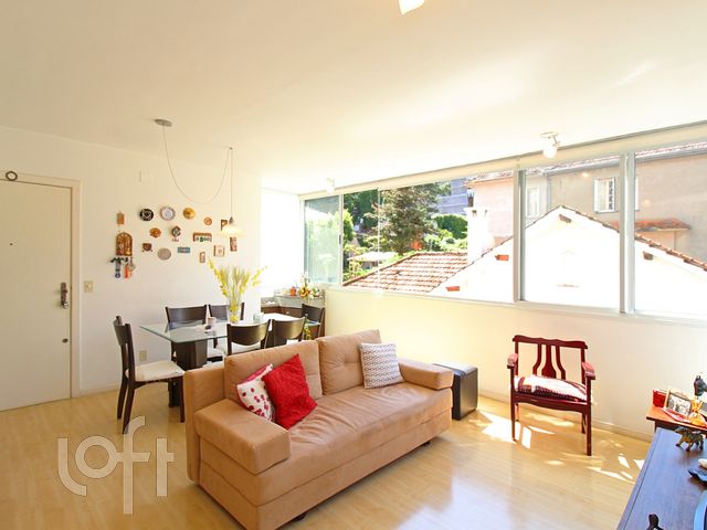 Apartamento com 75m², 2 dormitórios, 1 suíte, 1 vaga, Rio Branco em Porto Alegre