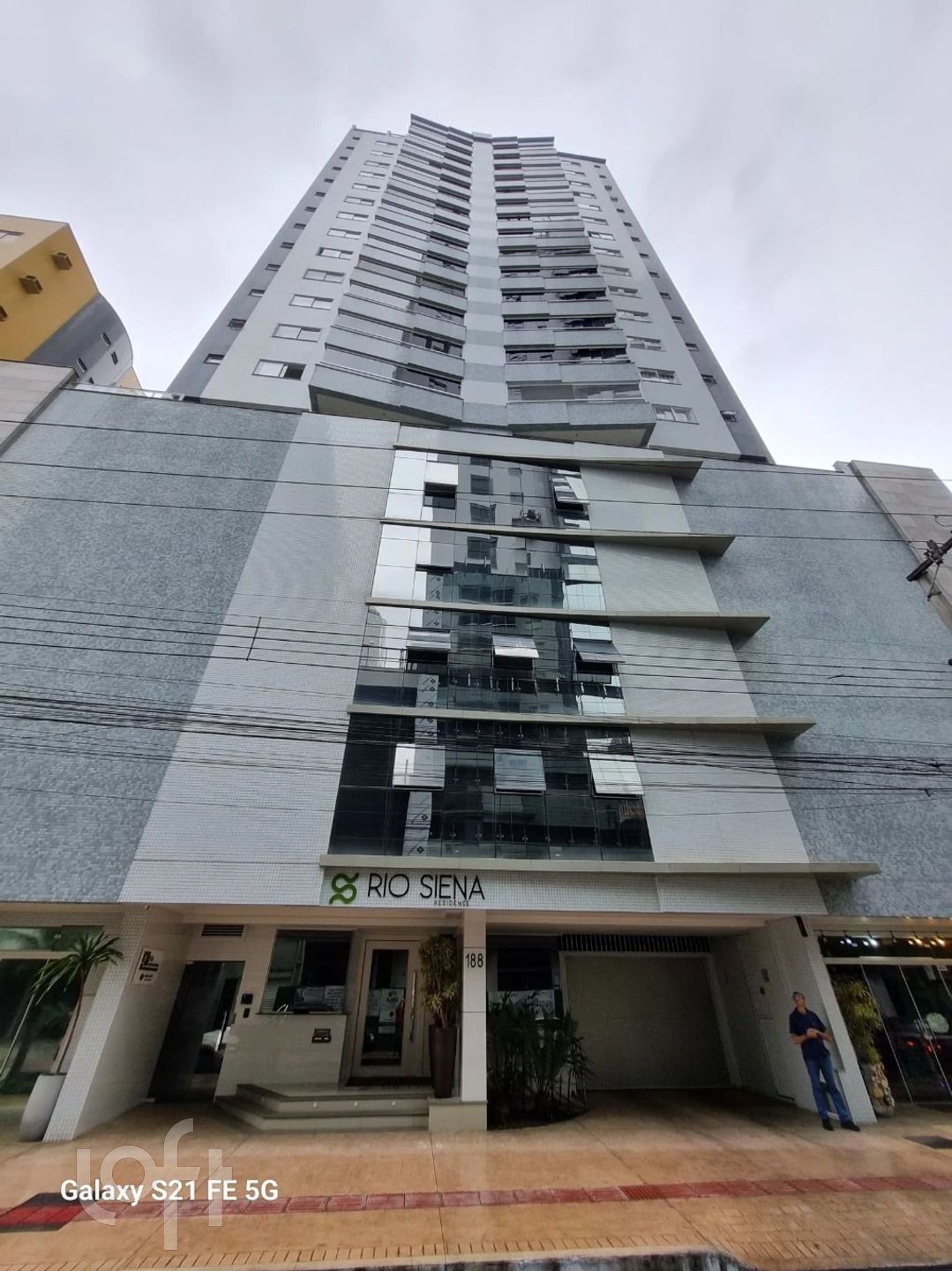 Apartamentos com 136m², 3 quartos, 3 suítes, 3 garagens, no bairro Pioneiros em Balneário Camboriú