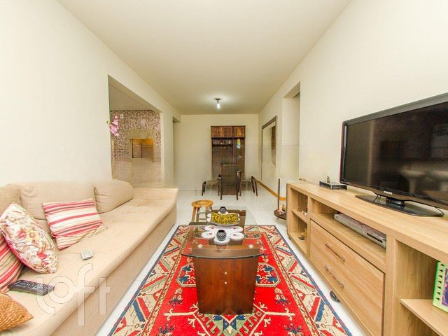 Apartamento com 74m², 2 dormitórios, 1 suíte, 1 vaga, Jardim Botânico em Porto Alegre