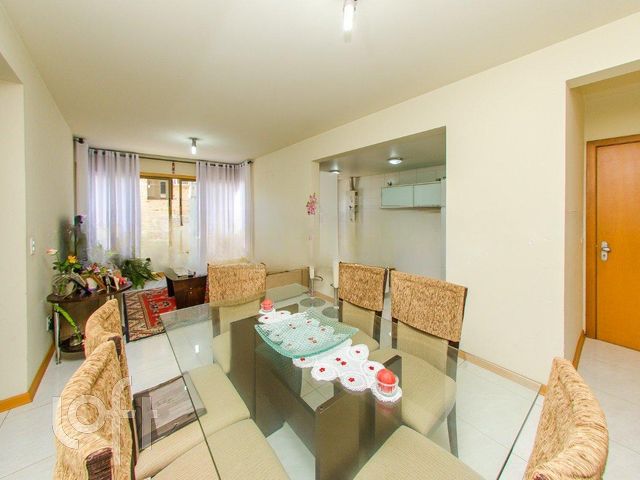 Apartamento com 74m², 2 dormitórios, 1 suíte, 1 vaga, Jardim Botânico em Porto Alegre