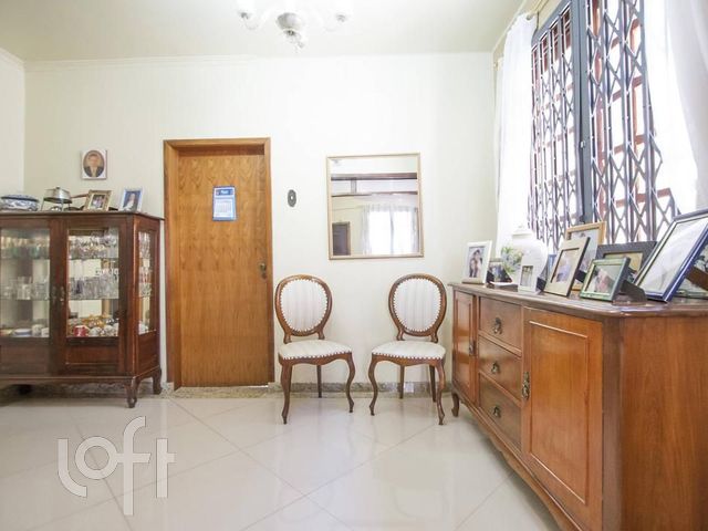 Casa com 330m², 4 dormitórios, 1 suíte, 6 vagas, Menino Deus em Porto Alegre