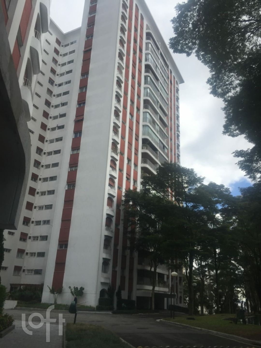 Apartamento à venda com 4 quartos, 236m² - Foto 4