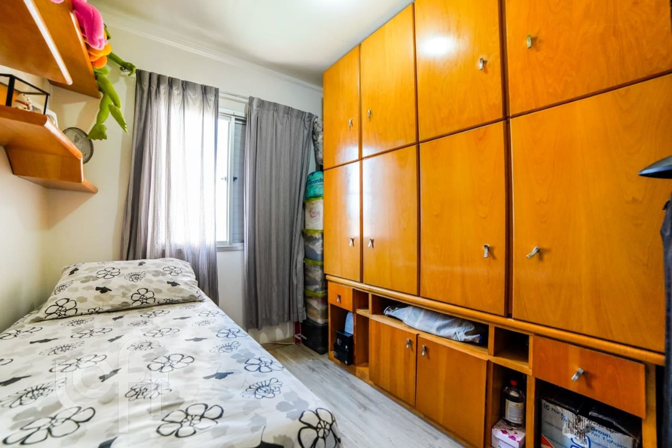 Apartamento à venda com 3 quartos, 76m² - Foto 2