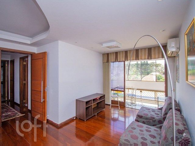 Apartamento com 102m², 3 dormitórios, 1 suíte, 1 vaga, Higienópolis em Porto Alegre