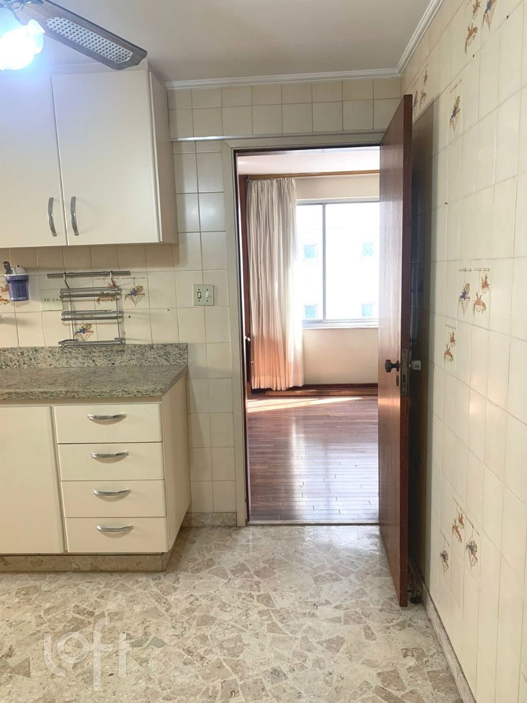 Apartamento à venda com 3 quartos, 180m² - Foto 4