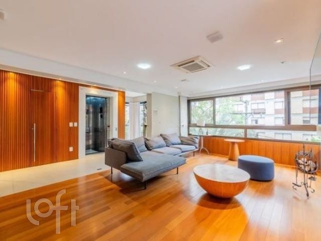 Apartamento com 277m², 3 dormitórios, 3 suítes, 3 vagas, Rio Branco em Porto Alegre