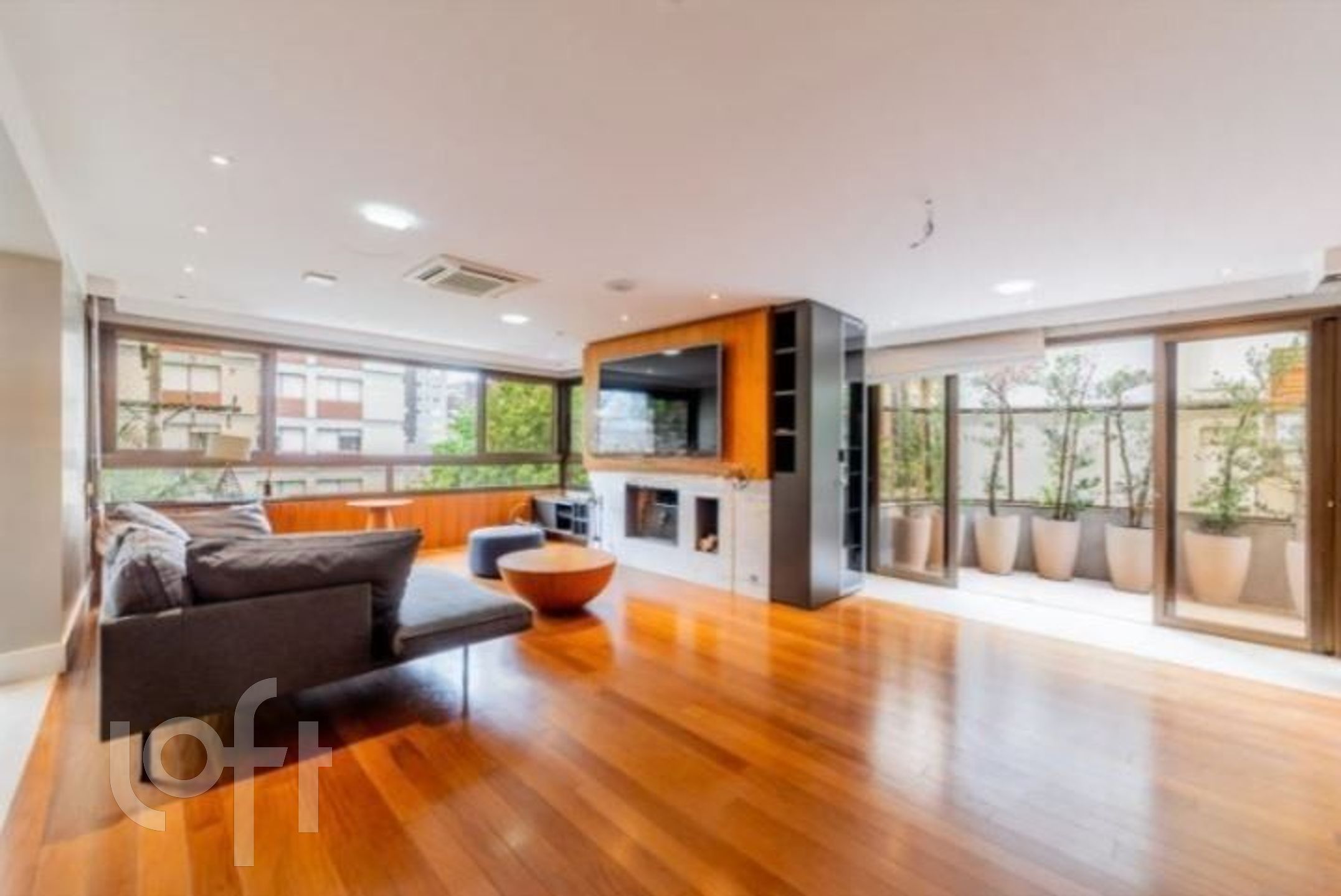 Apartamento com 277m², 3 dormitórios, 3 suítes, 3 vagas, Rio Branco em Porto Alegre