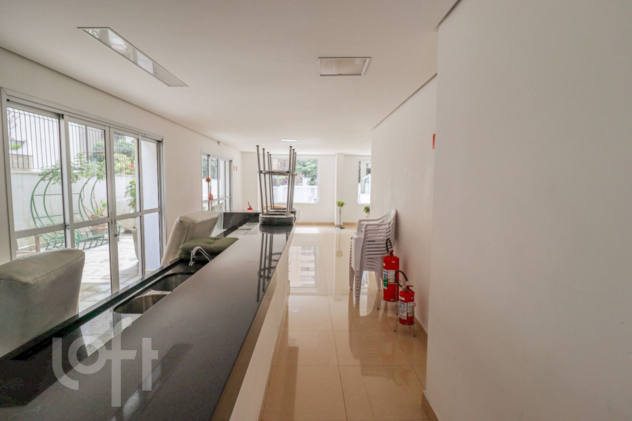 Apartamento à venda com 1 quarto, 60m² - Foto 22