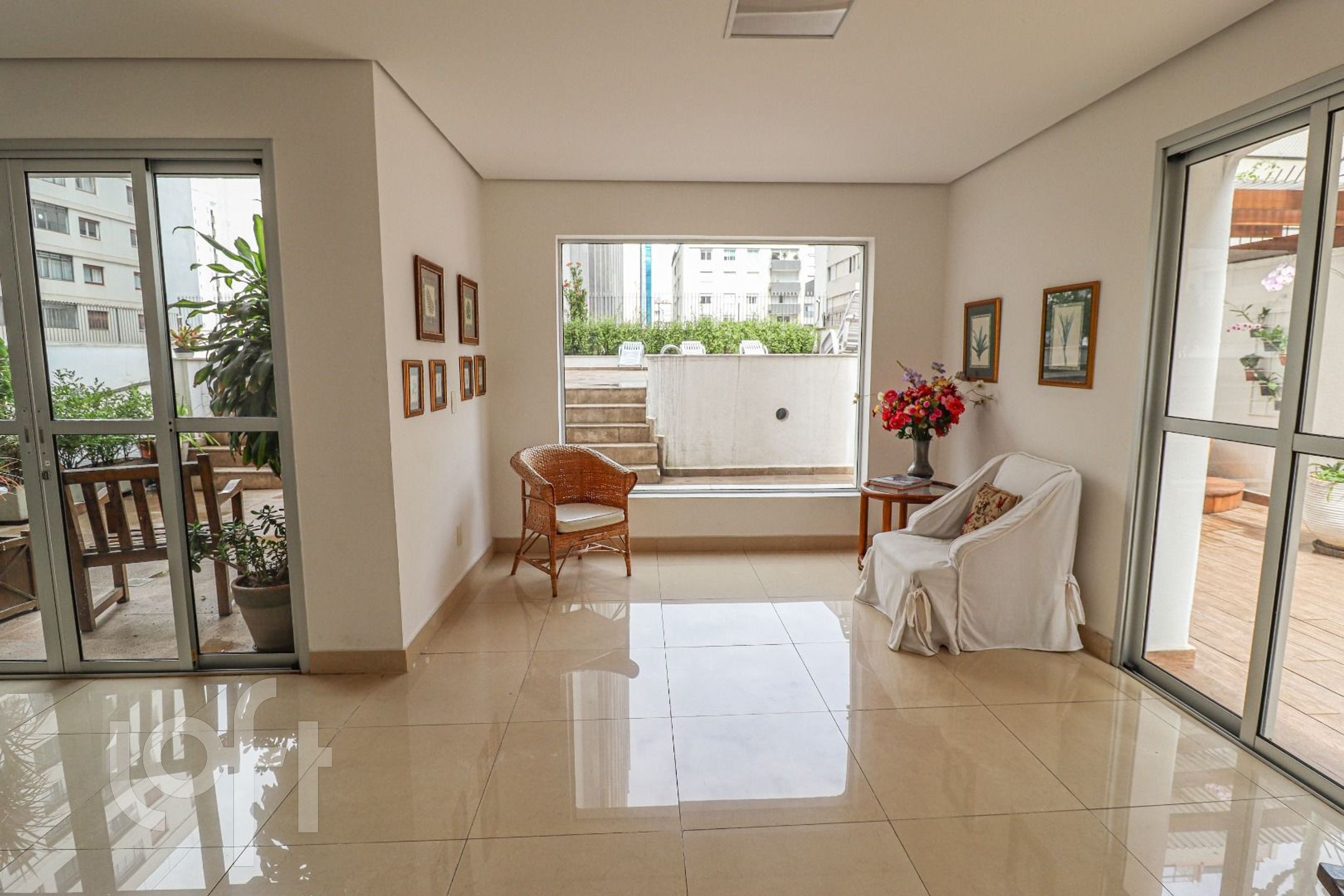 Apartamento à venda com 1 quarto, 60m² - Foto 24